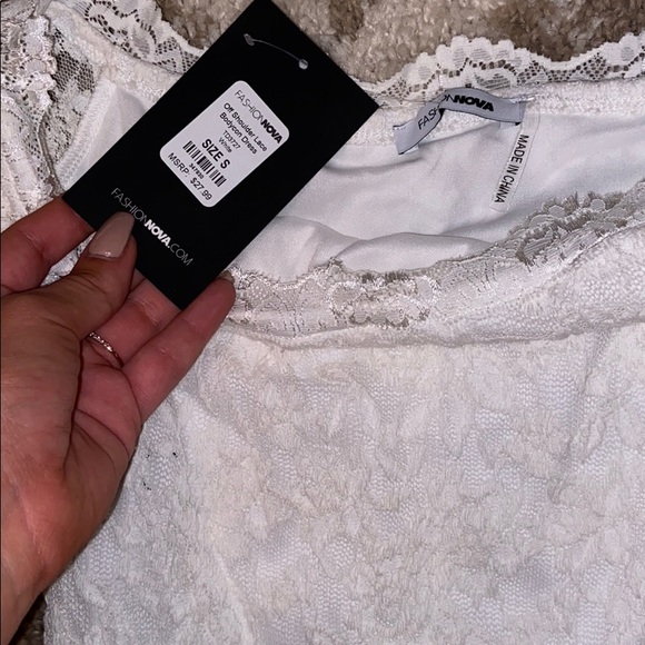 Lace white off the shoulder dress - Picture 2 of 3